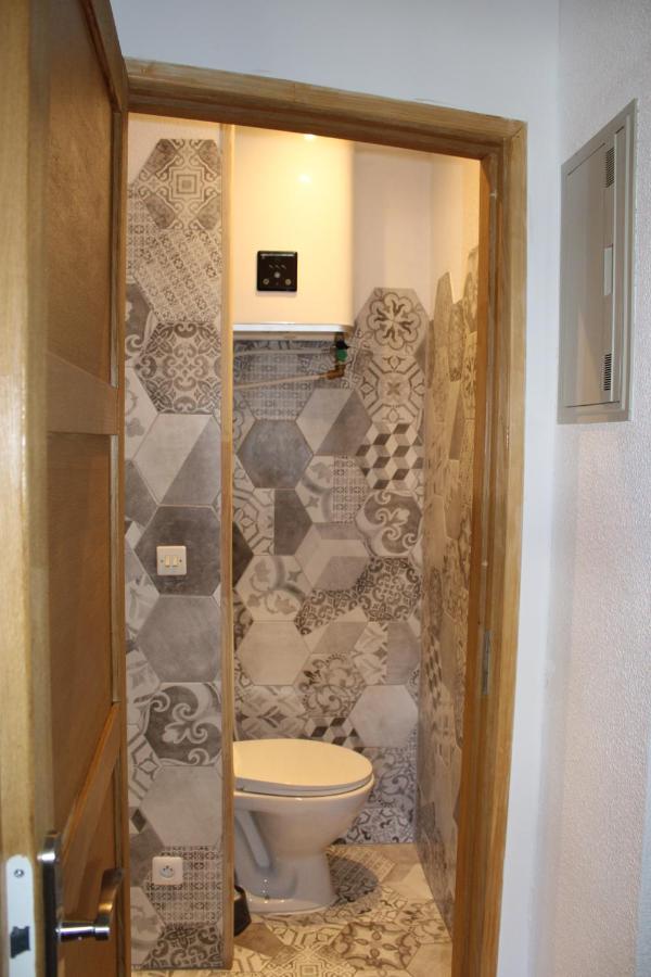 Studio Isard, Wifi Et Parking Gratuit, Navette Gratuite Au Pied De La Residence, Possibilite Forfait Menage Et Location Linge De Lit Et Toilette, A 10 Minutes A Pied Du Centre Ville Font-Romeu-Odeillo-Via Exterior photo